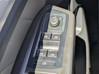 2022 Volkswagen Atlas Cross Sport — photo 24 view
