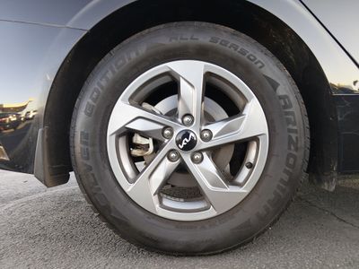 2024 Kia K5 - Photo 10
