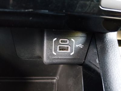 2026 Jeep Compass — photo 16 view