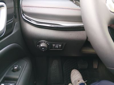 2026 Jeep Compass — photo 13 view