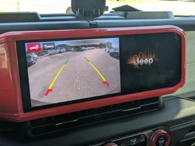 2024 Jeep Wrangler — photo 18 view