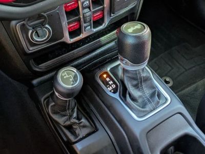 2024 Jeep Wrangler — photo 16 view