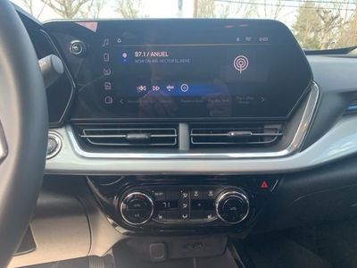 2024 Chevrolet Trax LT - Photo 21