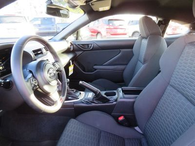 2024 Toyota GR86 - Photo 18
