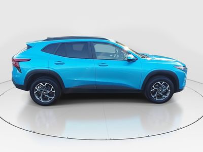 2025 Chevrolet Trax - Photo 8