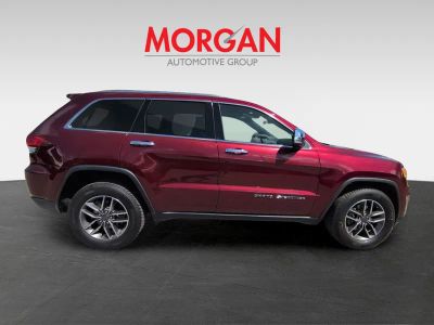 2020 Jeep Grand Cherokee — interior view