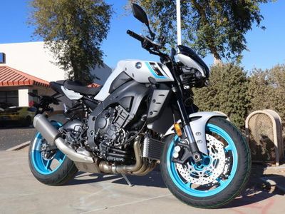 2025 Yamaha MT-10 - Photo 2