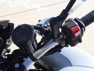 2025 Yamaha MT-10 - Photo 11
