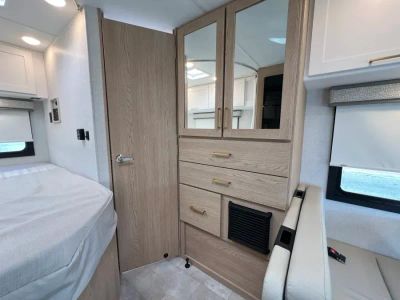 2027 Thor Motor Coach CHATEAU — photo 14 view