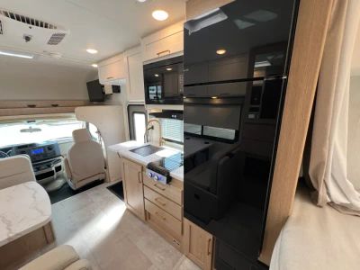 2027 Thor Motor Coach CHATEAU — photo 8 view