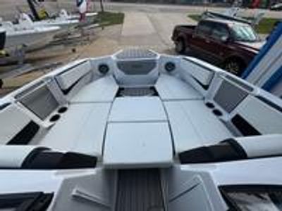 2026 Yamaha 222 SE - Photo 9