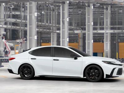 2026 Toyota Camry - Photo 15