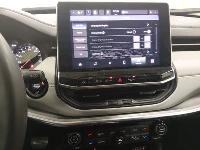 2023 Jeep Compass — photo 13 view