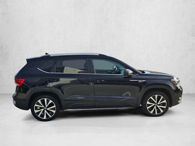 2024 Volkswagen Taos - Photo 2