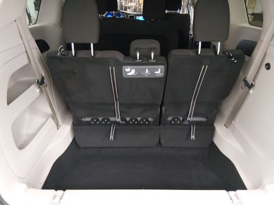 2021 Chrysler Voyager - Photo 11