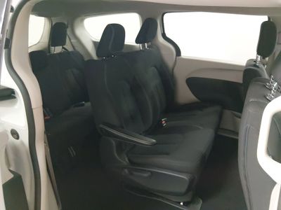 2021 Chrysler Voyager - Photo 18