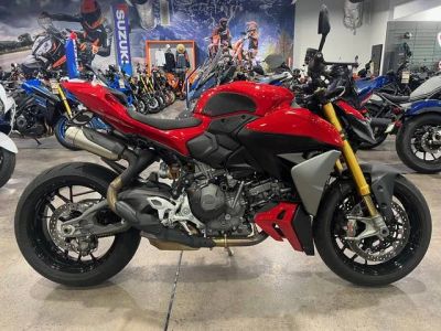 2026 Ducati Streetfighter V2 — front three-quarter view