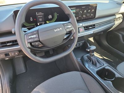 2025 Kia K4 - Photo 2