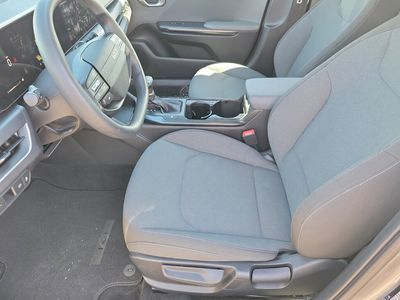 2025 Kia K4 - Photo 3