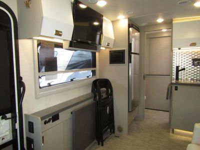2025 Winnebago VIEW - Photo 12