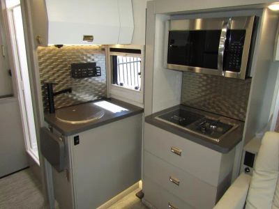 2025 Winnebago VIEW - Photo 9