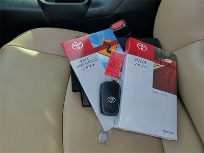 2022 Toyota RAV4 - Photo 7