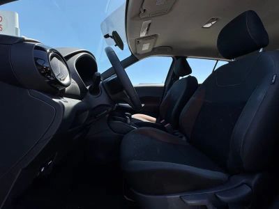 2019 Nissan Kicks SR - Photo 17