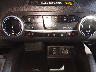 2025 Ford Escape — photo 17 view