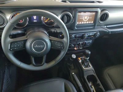 2023 Jeep Wrangler — photo 11 view