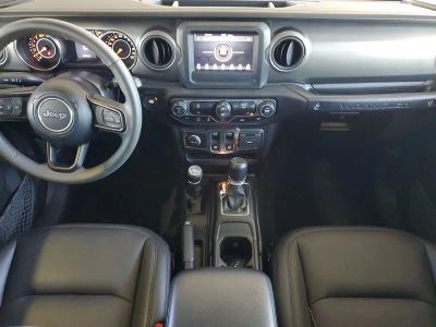 2023 Jeep Wrangler — photo 10 view