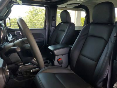 2023 Jeep Wrangler — photo 18 view