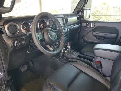 2023 Jeep Wrangler — photo 16 view