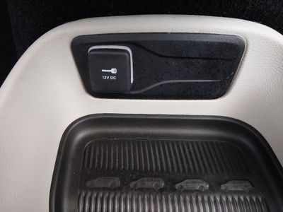 2022 Chrysler Voyager - Photo 19