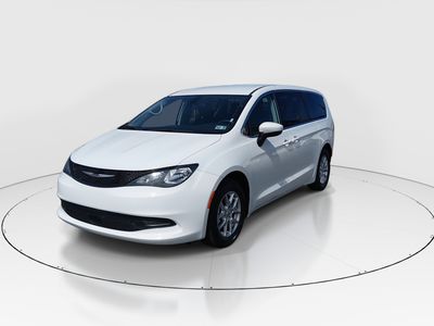 2022 Chrysler Voyager - Photo 3