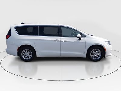 2022 Chrysler Voyager - Photo 8