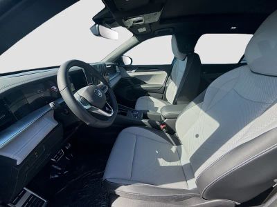 2026 Volkswagen Tiguan — photo 17 view