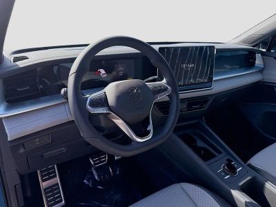 2026 Volkswagen Tiguan — photo 9 view