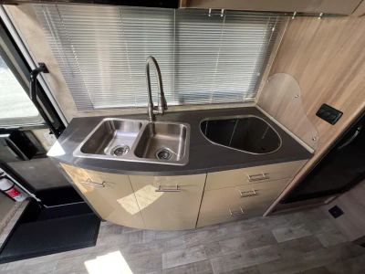 2019 Winnebago MH - Photo 9