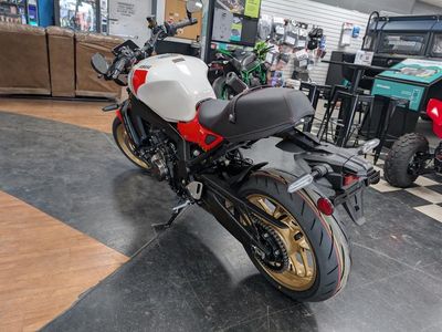 2025 Yamaha XSR900 - Photo 6