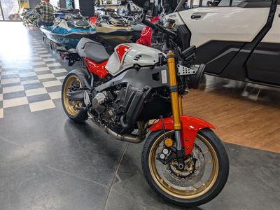 2025 Yamaha XSR900 - Photo 2