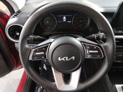 2022 Kia Forte — photo 12 view
