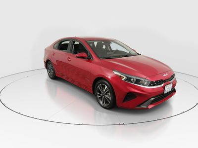 2022 Kia Forte LXS IVT — front three-quarter view