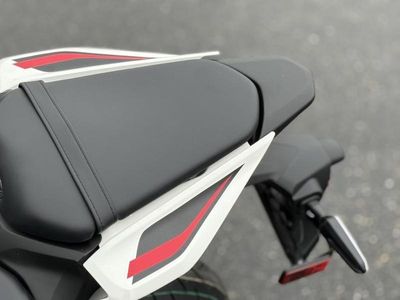 2026 Yamaha YZF-R3 - Photo 18