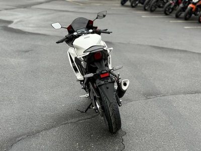 2026 Yamaha YZF-R3 - Photo 8