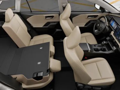 2026 Toyota RAV4 - Photo 4