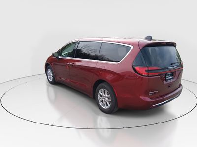 2023 Chrysler Pacifica — detail view
