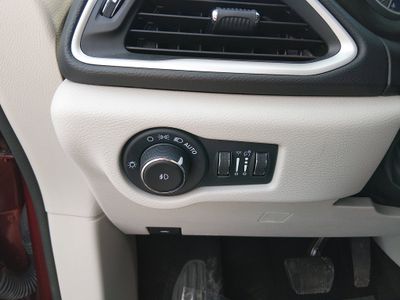 2023 Chrysler Pacifica — photo 13 view