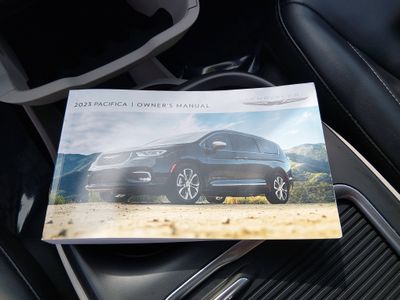 2023 Chrysler Pacifica — photo 21 view