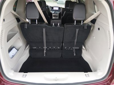 2023 Chrysler Pacifica — photo 11 view