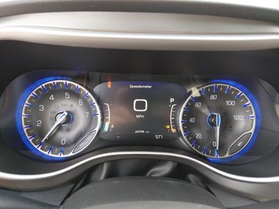 2023 Chrysler Pacifica — photo 14 view